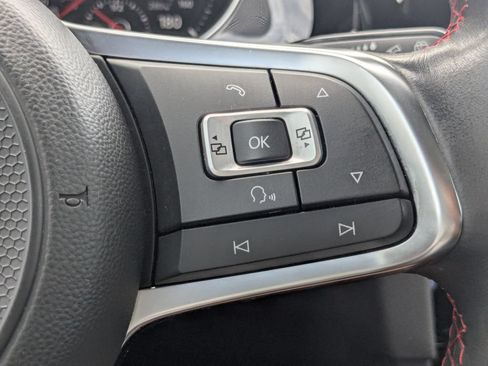 Used 2018 Volkswagen GTI SE FWD image 35