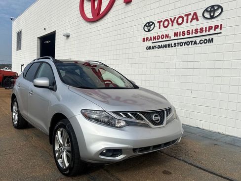 Used 2011 Nissan Murano LE w/ Navigation Pkg image 3