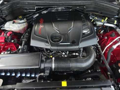 Used 2022 Alfa Romeo Stelvio Sprint image 14