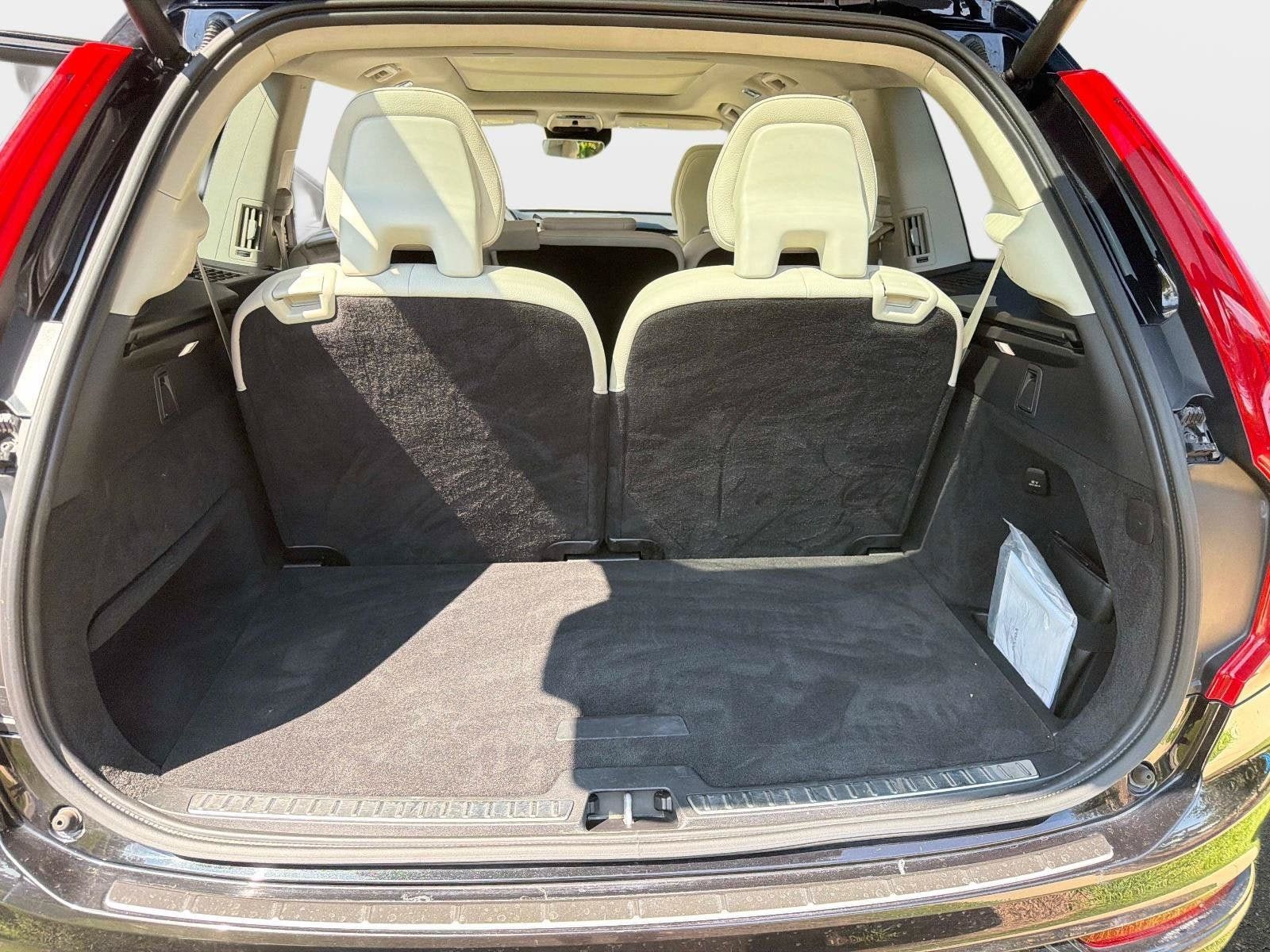Used 2019 Volvo XC90 T5 Momentum w/ Protection Package Premier AWD/4WD image 11