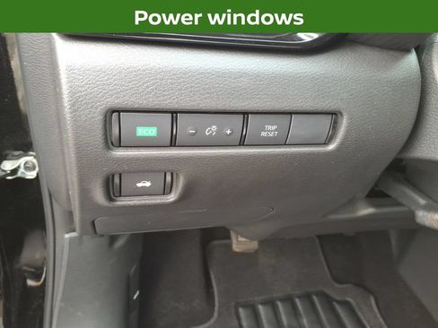 Used 2025 Nissan Sentra SV FWD image 23