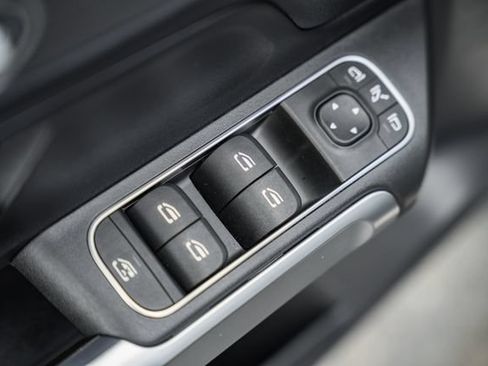 Certified 2023 Mercedes-Benz GLB 250 4MATIC image 36