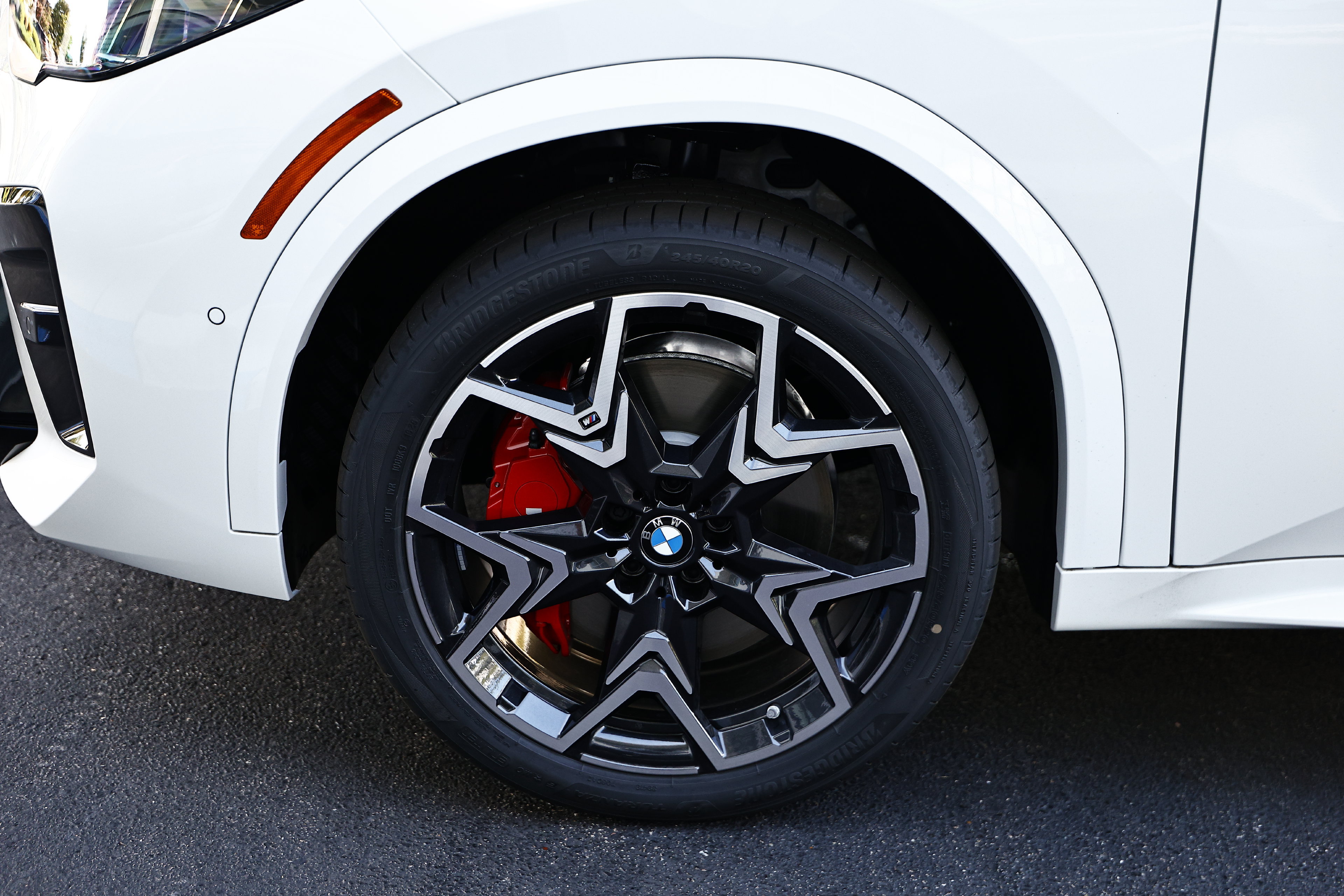 New 2027 BMW X2 xDrive28i w/ Technology Package AWD/4WD image 6