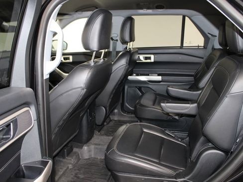 Used 2023 Ford Explorer XLT w/ Equipment Group 202A image 17