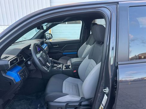 Used 2025 Toyota Tacoma TRD Off-Road image 24