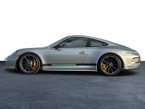 Used 2016 Porsche 911 R image 4