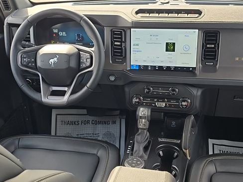 New 2025 Ford Bronco Badlands image 24