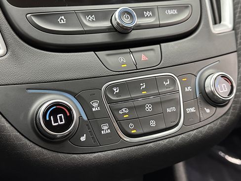 Used 2025 Chevrolet Malibu LT image 16