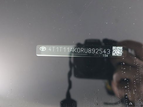 Used 2024 Toyota Camry SE image 46