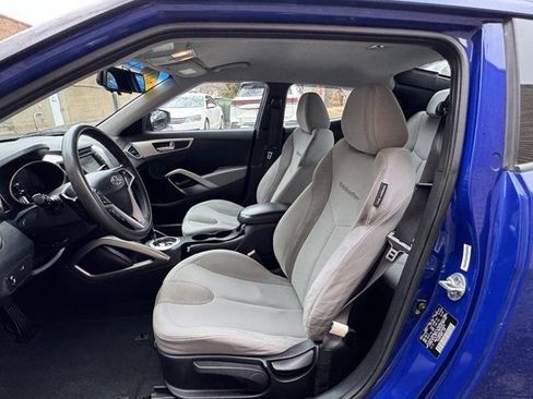 Used 2012 Hyundai Veloster image 23