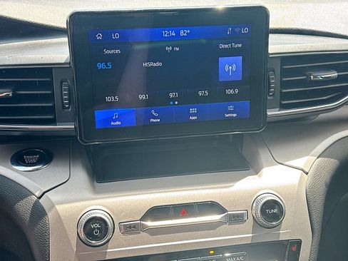 Used 2023 Ford Explorer XLT w/ Equipment Group 202A AWD/4WD image 18
