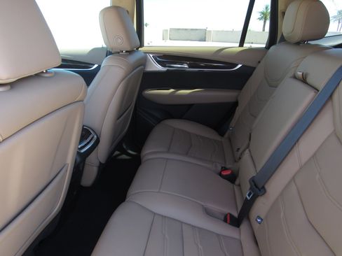 Used 2024 Cadillac XT6 Premium Luxury w/ Platinum Package image 15