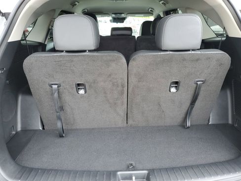 Used 2025 Kia Sorento S FWD image 8