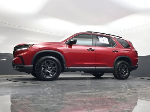 Certified 2025 Honda Pilot TrailSport image 42