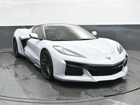 Used 2024 Chevrolet Corvette Z06 w/ Battery Protection Package RWD image 4