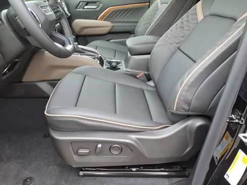 New 2026 GMC Canyon Denali image 13