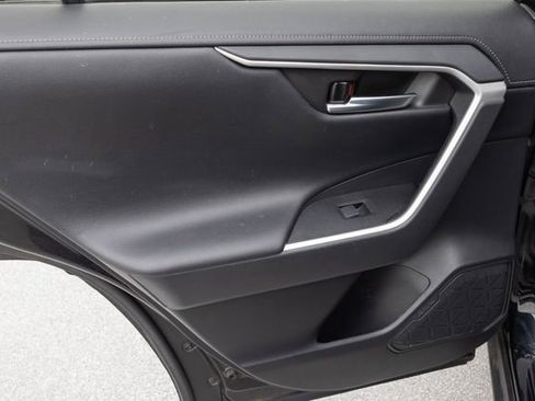 Used 2021 Toyota RAV4 Limited image 16