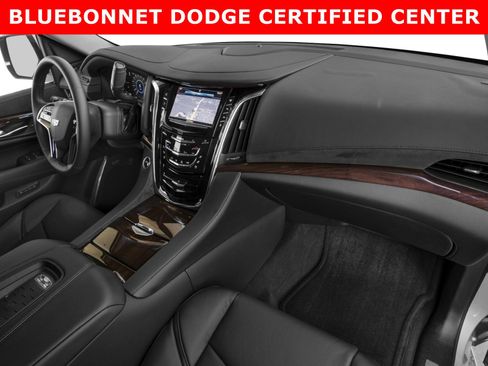 Used 2018 Cadillac Escalade Luxury RWD image 10