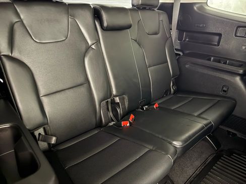 Used 2024 Kia Telluride LX image 37