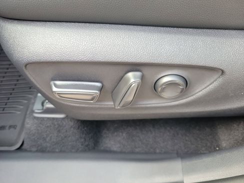 New 2026 Toyota Grand Highlander XLE FWD image 19