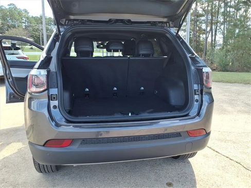 Used 2024 Jeep Compass Limited image 16