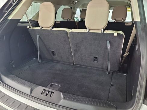 Used 2022 Ford Explorer XLT image 53