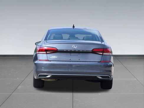 Used 2022 Volkswagen Passat 2.0T SE FWD image 9