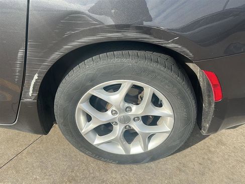 Used 2018 Chrysler Pacifica Touring Plus w/ Tire & Wheel Group image 15