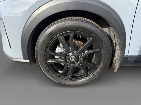 Used 2021 Nissan Kicks SR w/ SR Premium Package image 9