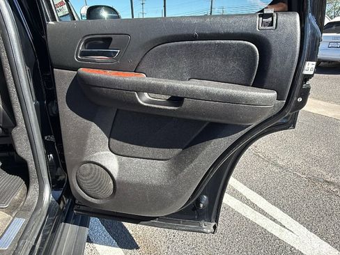 Used 2014 Chevrolet Tahoe LTZ image 15