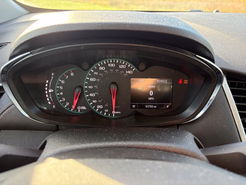 Used 2019 Chevrolet Trax LT w/ LT Convenience Package FWD image 16