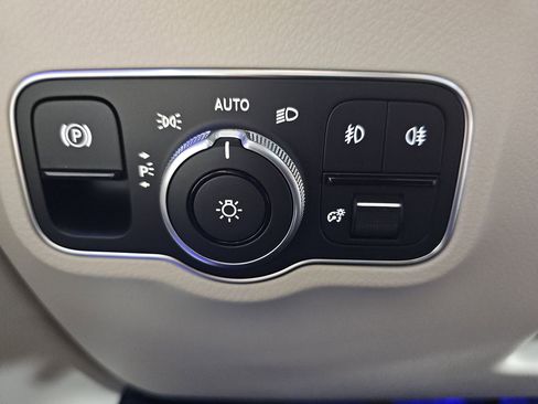 New 2026 Mercedes-Benz GLB 250 image 27