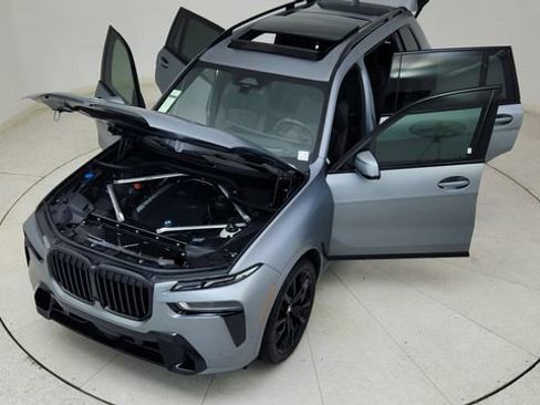 Used 2024 BMW X7 xDrive40i w/ M Sport Package image 89
