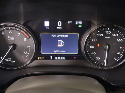 Used 2025 Cadillac XT6 Premium Luxury w/ Technology Package FWD image 4