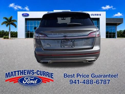 Used 2023 Lincoln Nautilus FWD w/ Premium Package image 5