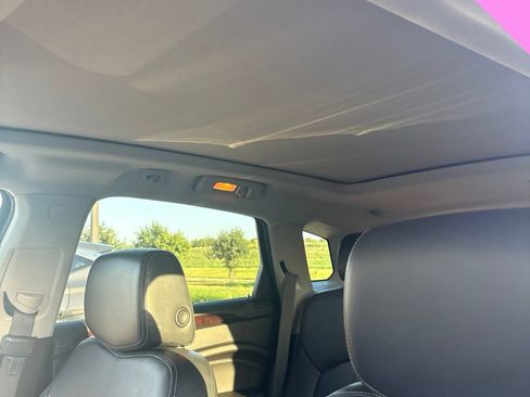 Used 2015 Cadillac SRX Luxury FWD image 16