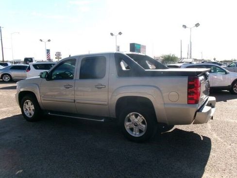 Used 2009 Chevrolet Avalanche LT w/ Suspension Package, Off-Road image 12