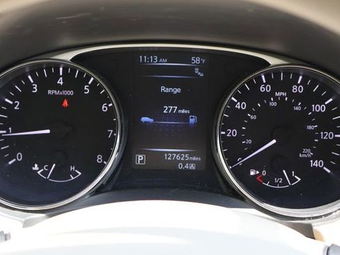 Used 2015 Nissan Rogue SV w/ SV Premium Package AWD/4WD image 9