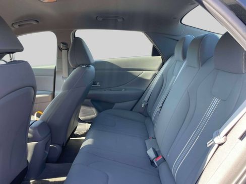 Used 2024 Hyundai Elantra SEL FWD image 10