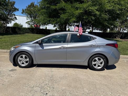 Used 2015 Hyundai Elantra SE FWD image 5