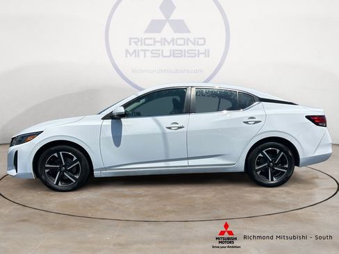 Used 2024 Nissan Sentra SV FWD image 6