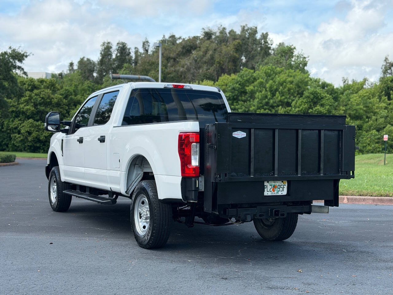 Used 2017 Ford F250 XL w/ Power Equipment Group AWD/4WD image 13