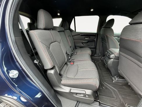 Used 2025 Honda Pilot Sport image 12