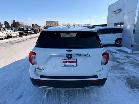 Used 2020 Ford Explorer XLT w/ Equipment Group 202A image 5