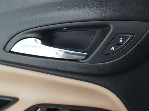Used 2024 Chevrolet Equinox Premier FWD image 24