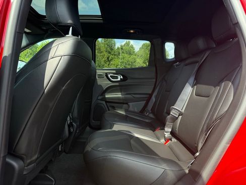 New 2025 Jeep Compass Limited w/ Sun & Sound Group image 8