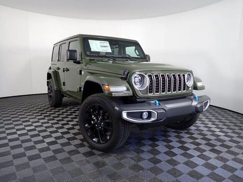 New 2024 Jeep Wrangler Unlimited Sahara w/ Technology Group AWD/4WD image 6