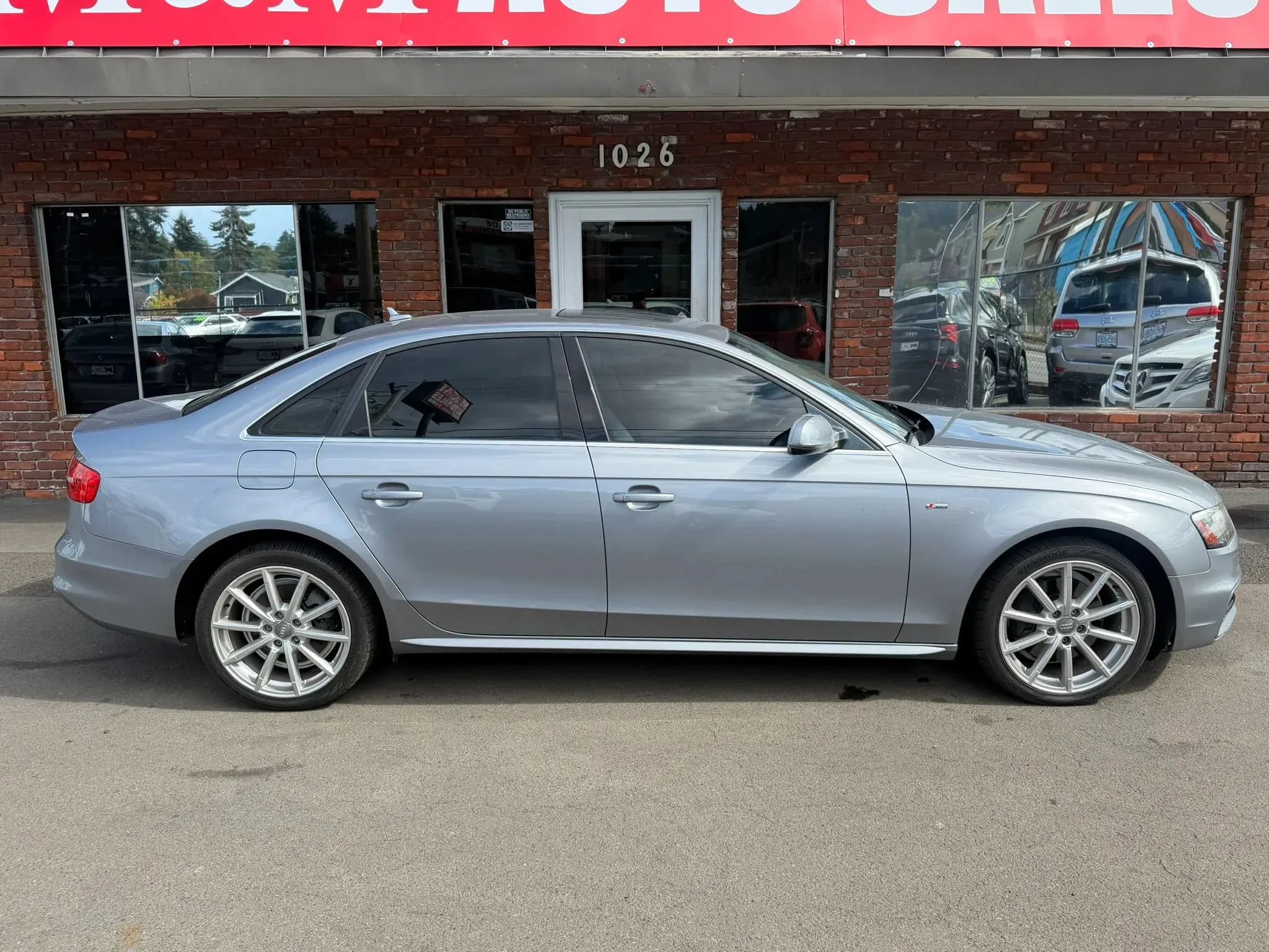 Used 2015 Audi A4 2.0T Premium Plus w/ Premium Plus Package FWD image 2