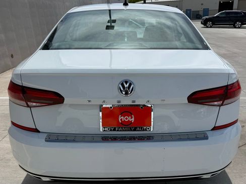 Used 2021 Volkswagen Passat 2.0T SE FWD image 9