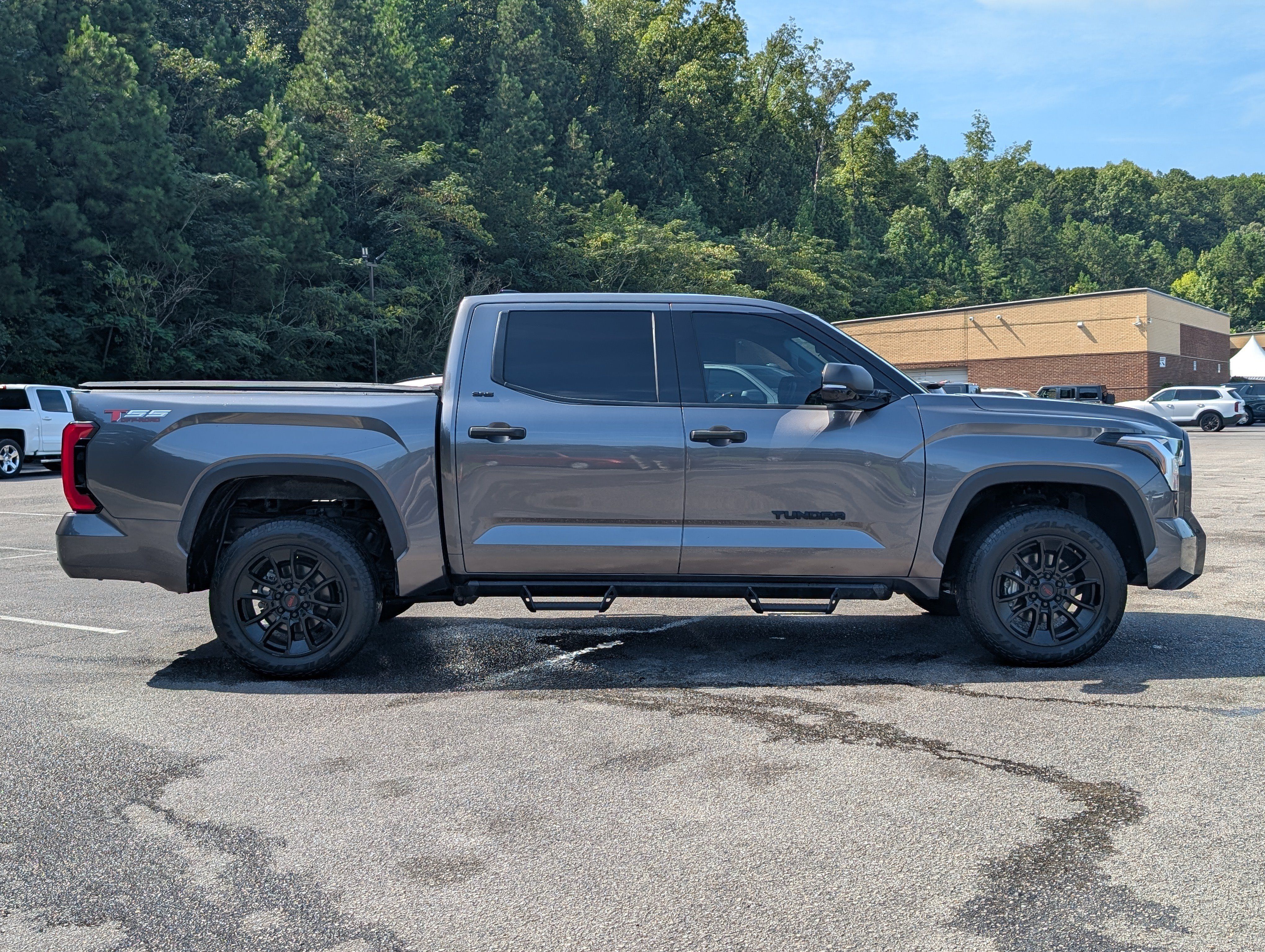 Used 2023 Toyota Tundra SR5 w/ SR5 Convenience Package AWD/4WD image 10